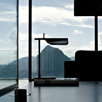 Tab @ Flos