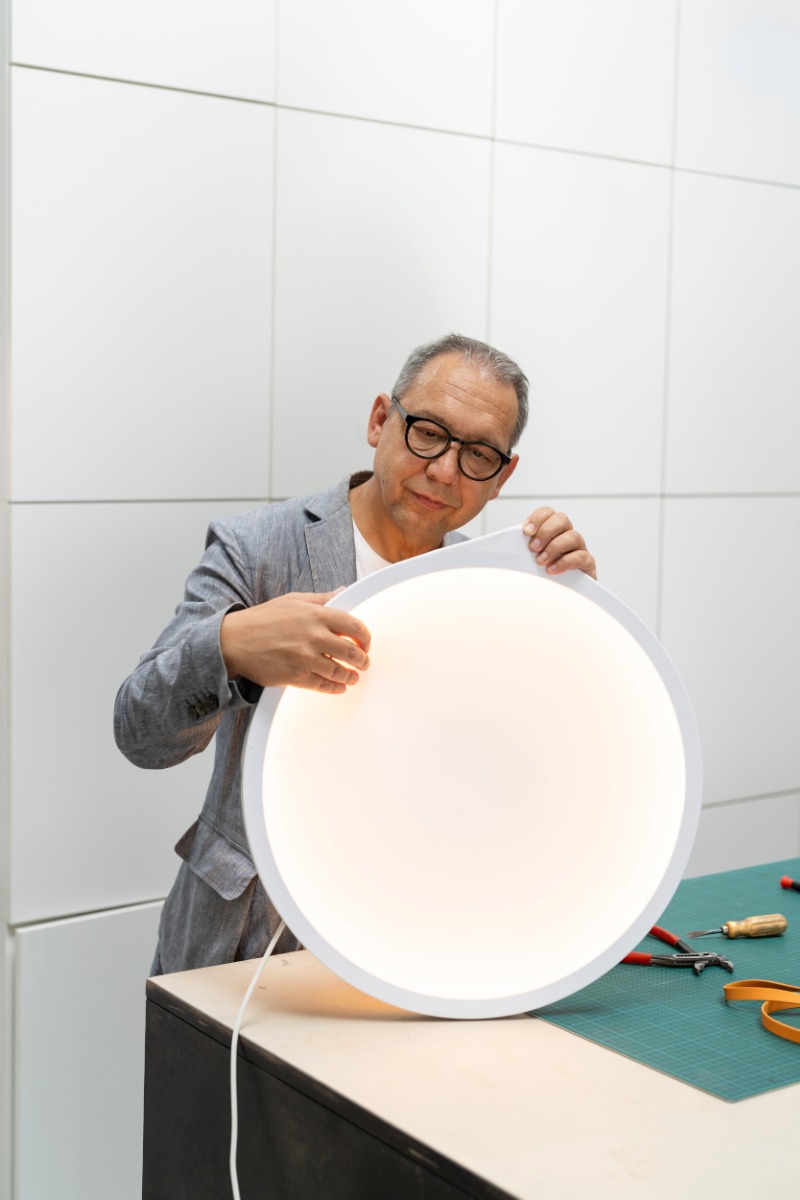 Muuto Calm lamp: een magisch design van Aleksej Iskos